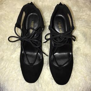 New!  Nine West lace up pump